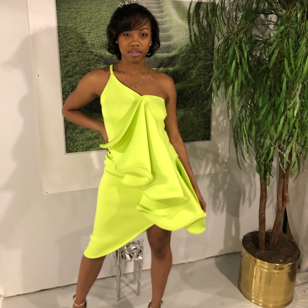 Show Stopper💚 - Picture 4 of 4